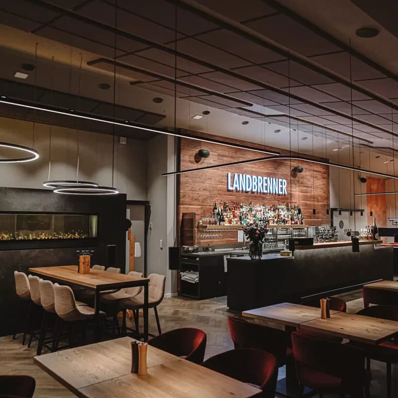 Hotels & Restaurants